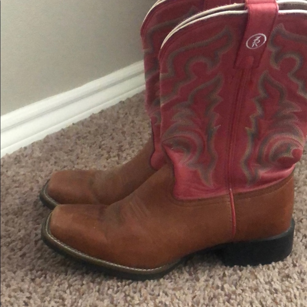 Boots - Picture 3 of 6
